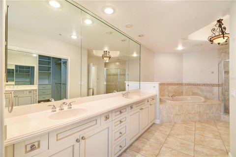 Condo in Orlando, Florida, 3 bedrooms  № 1852701 - photo 22