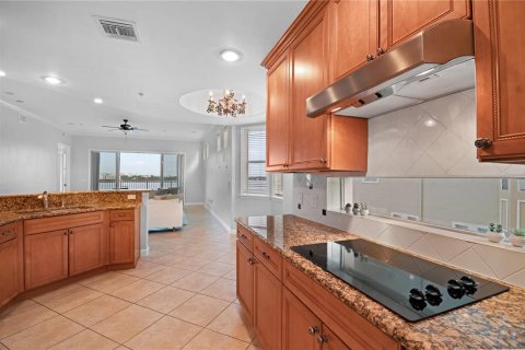 Condo in Orlando, Florida, 3 bedrooms  № 1852701 - photo 8
