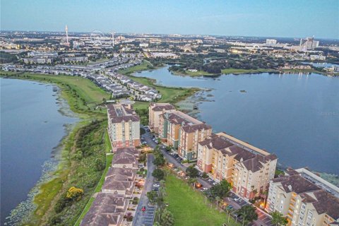 Condo in Orlando, Florida, 3 bedrooms  № 1852701 - photo 2