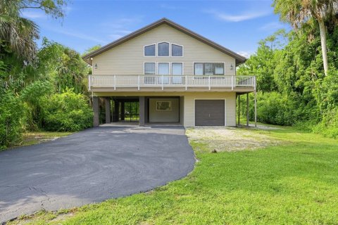 House in Naples, Florida 3 bedrooms, 174.66 sq.m. № 2351873