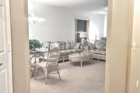 House in Lady Lake, Florida 2 bedrooms, 112.78 sq.m. № 1657071 - photo 11