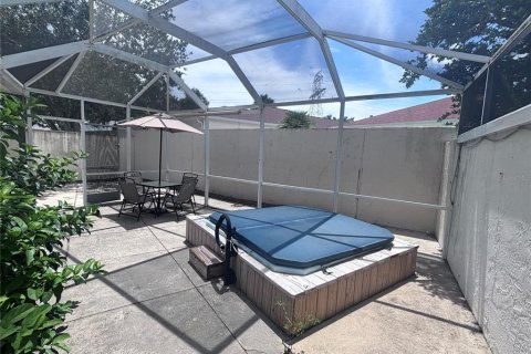 House in Lady Lake, Florida 2 bedrooms, 112.78 sq.m. № 1657071 - photo 22