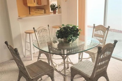 House in Lady Lake, Florida 2 bedrooms, 112.78 sq.m. № 1657071 - photo 15