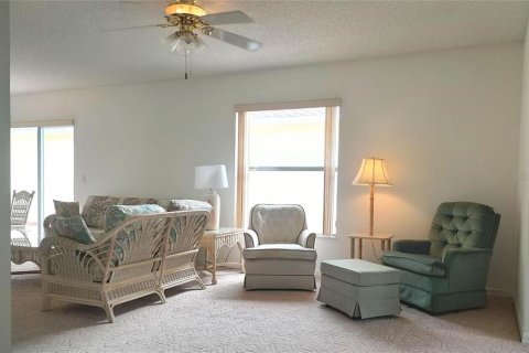 House in Lady Lake, Florida 2 bedrooms, 112.78 sq.m. № 1657071 - photo 17