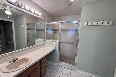 House in Lady Lake, Florida 2 bedrooms, 112.78 sq.m. № 1657071 - photo 5