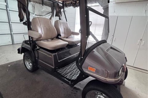 House in Lady Lake, Florida 2 bedrooms, 112.78 sq.m. № 1657071 - photo 9