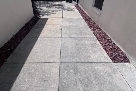 House in Lady Lake, Florida 2 bedrooms, 112.78 sq.m. № 1657071 - photo 23