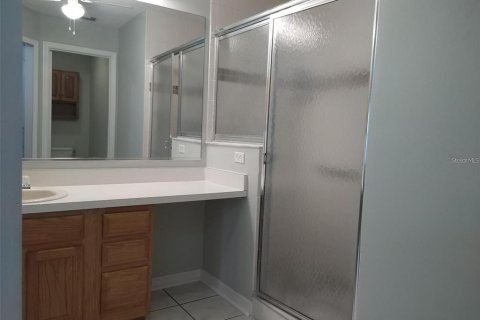 House in Lady Lake, Florida 2 bedrooms, 112.78 sq.m. № 1657071 - photo 3