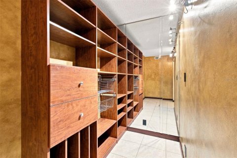 Condominio en venta en Tampa, Florida, 2 dormitorios, 180.79 m2 № 2298469 - foto 11