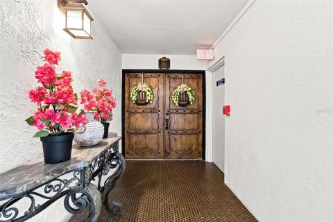 Condominio en venta en Tampa, Florida, 2 dormitorios, 180.79 m2 № 2298469 - foto 2