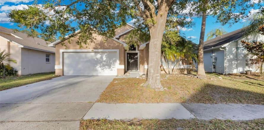 House in Lake Mary, Florida 4 bedrooms, 166.2 sq.m. № 1679891