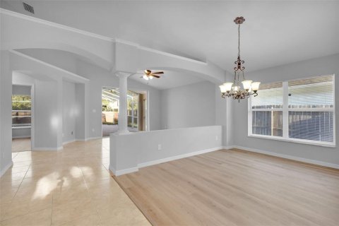 House in Lake Mary, Florida 4 bedrooms, 166.2 sq.m. № 1679891 - photo 5