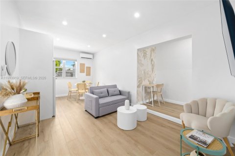 Купить коммерческую недвижимость в Лейк-Уорт, Флорида 477.89м2, № 2044181 - фото 10