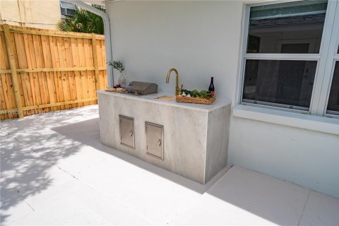 Купить коммерческую недвижимость в Лейк-Уорт, Флорида 477.89м2, № 2044181 - фото 7