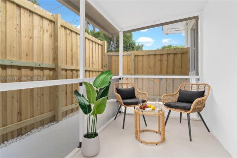 Купить коммерческую недвижимость в Лейк-Уорт, Флорида 477.89м2, № 2044181 - фото 13