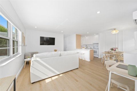 Купить коммерческую недвижимость в Лейк-Уорт, Флорида 477.89м2, № 2044181 - фото 16