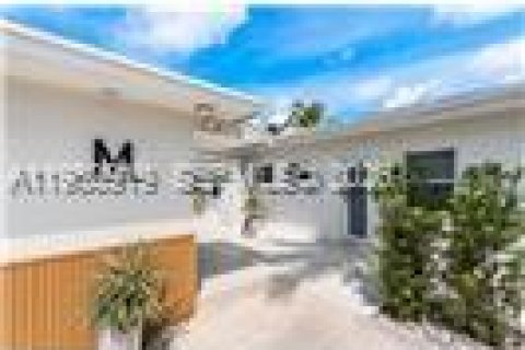 Купить коммерческую недвижимость в Лейк-Уорт, Флорида 477.89м2, № 2044181 - фото 3