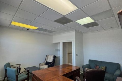 Propiedad comercial en alquiler en Tampa, Florida, 345.88 m2 № 1723280 - foto 6