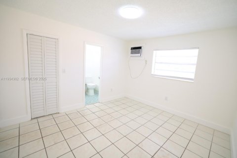 Снять в аренду квартиру в Хайалиа, Флорида 1 спальня, № 1992693 - фото 8