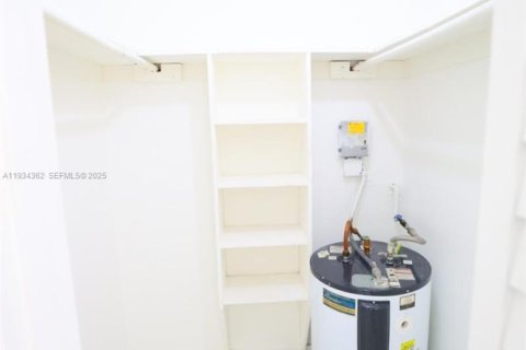 Снять в аренду квартиру в Хайалиа, Флорида 1 спальня, № 1992693 - фото 10