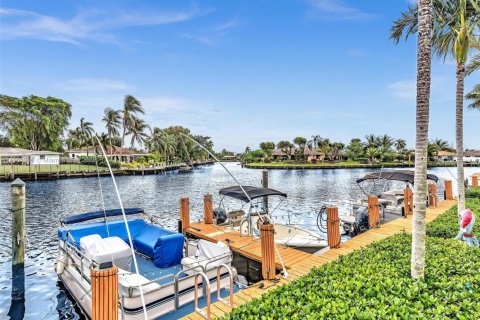 Copropriété à vendre à Pompano Beach, Floride: 2 chambres, 91.23 m2 № 1977671 - photo 1