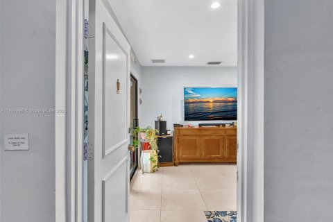 Copropriété à vendre à Pompano Beach, Floride: 2 chambres, 91.23 m2 № 1977671 - photo 3