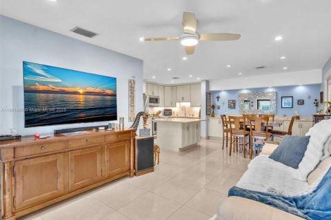 Copropriété à vendre à Pompano Beach, Floride: 2 chambres, 91.23 m2 № 1977671 - photo 4