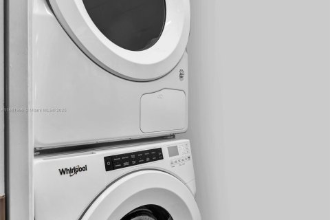 Copropriété à vendre à Pompano Beach, Floride: 2 chambres, 91.23 m2 № 1977671 - photo 20