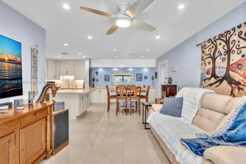 Copropriété à vendre à Pompano Beach, Floride: 2 chambres, 91.23 m2 № 1977671 - photo 5