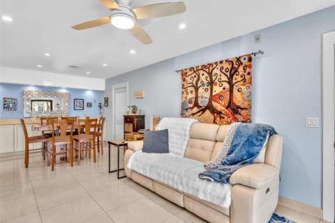 Copropriété à vendre à Pompano Beach, Floride: 2 chambres, 91.23 m2 № 1977671 - photo 6