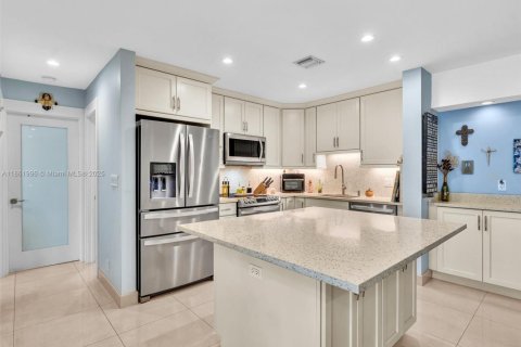 Copropriété à vendre à Pompano Beach, Floride: 2 chambres, 91.23 m2 № 1977671 - photo 10