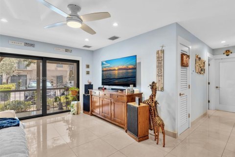 Copropriété à vendre à Pompano Beach, Floride: 2 chambres, 91.23 m2 № 1977671 - photo 9