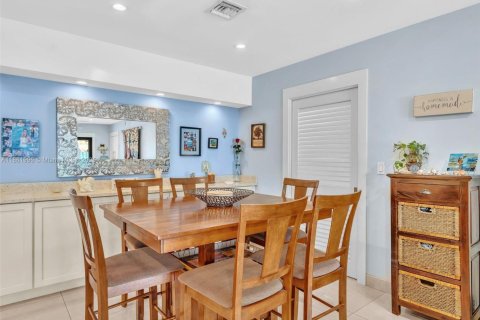 Copropriété à vendre à Pompano Beach, Floride: 2 chambres, 91.23 m2 № 1977671 - photo 11