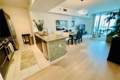 Снять в аренду кондоминиум в Майами, Флорида 1 спальня, 71.91м2, № 1992619 - фото 3