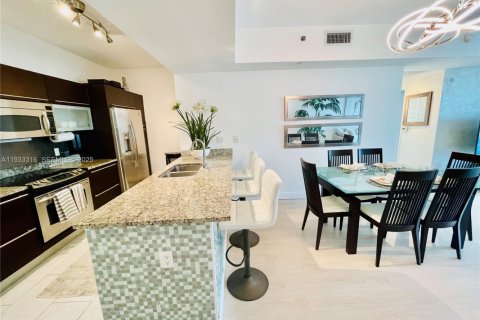 Снять в аренду кондоминиум в Майами, Флорида 1 спальня, 71.91м2, № 1992619 - фото 9