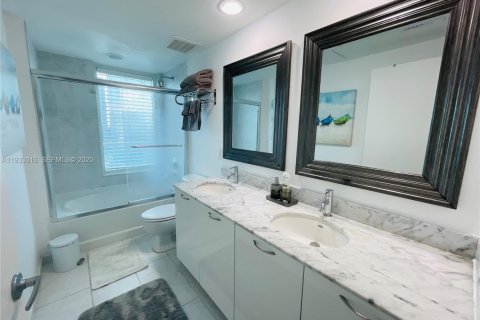 Снять в аренду кондоминиум в Майами, Флорида 1 спальня, 71.91м2, № 1992619 - фото 19