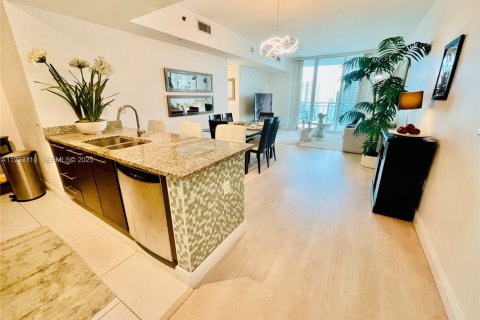 Снять в аренду кондоминиум в Майами, Флорида 1 спальня, 71.91м2, № 1992619 - фото 6