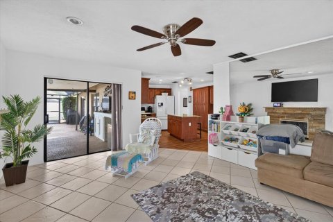 Casa en venta en Tampa, Florida, 3 dormitorios, 153.1 m2 № 2412713 - foto 16