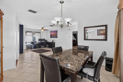 Casa en venta en Tampa, Florida, 3 dormitorios, 153.1 m2 № 2412713 - foto 5