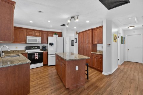 Casa en venta en Tampa, Florida, 3 dormitorios, 153.1 m2 № 2412713 - foto 10