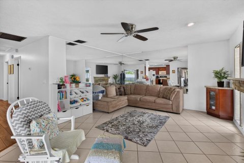Casa en venta en Tampa, Florida, 3 dormitorios, 153.1 m2 № 2412713 - foto 15