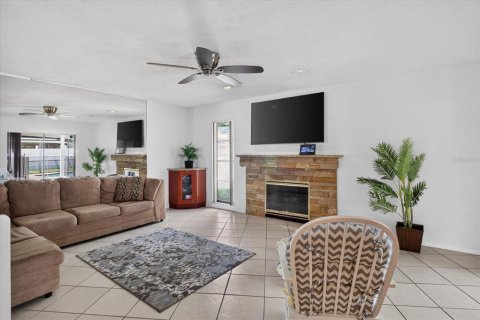 Casa en venta en Tampa, Florida, 3 dormitorios, 153.1 m2 № 2412713 - foto 13