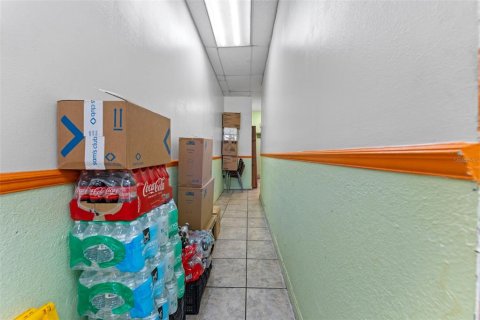 Купить коммерческую недвижимость в Ориндж-Сити, Флорида 97.55м2, № 1796148 - фото 18
