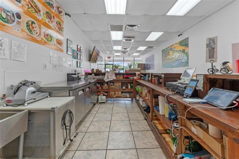 Купить коммерческую недвижимость в Ориндж-Сити, Флорида 97.55м2, № 1796148 - фото 4