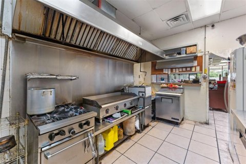 Купить коммерческую недвижимость в Ориндж-Сити, Флорида 97.55м2, № 1796148 - фото 11