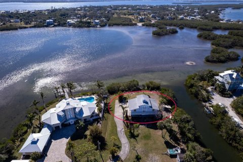 House in Terra Ceia, Florida 3 bedrooms, 189.52 sq.m. № 1527322 - photo 10