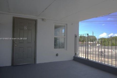 Commercial property in Miami, Florida № 1938374 - photo 15