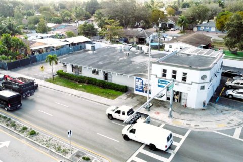Commercial property in Miami, Florida № 1938374 - photo 6