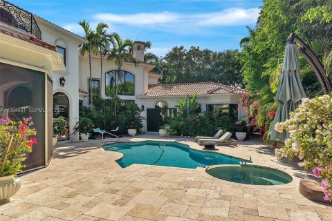 House in Boca Raton, Florida 5 bedrooms, 566.61 sq.m. № 2076706 - photo 28