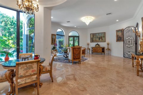 House in Boca Raton, Florida 5 bedrooms, 566.61 sq.m. № 2076706 - photo 8